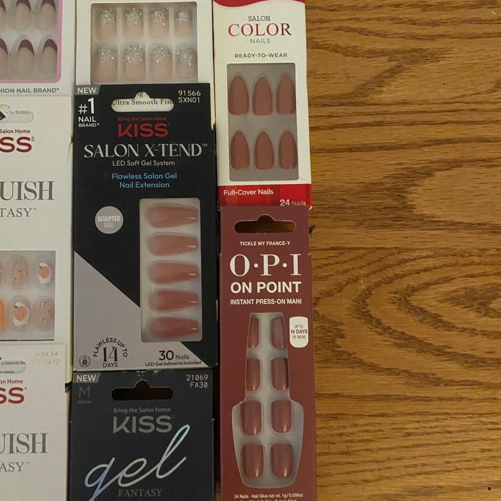 Kiss Nails Glue On Nails Bundle - Picture 4 of 7